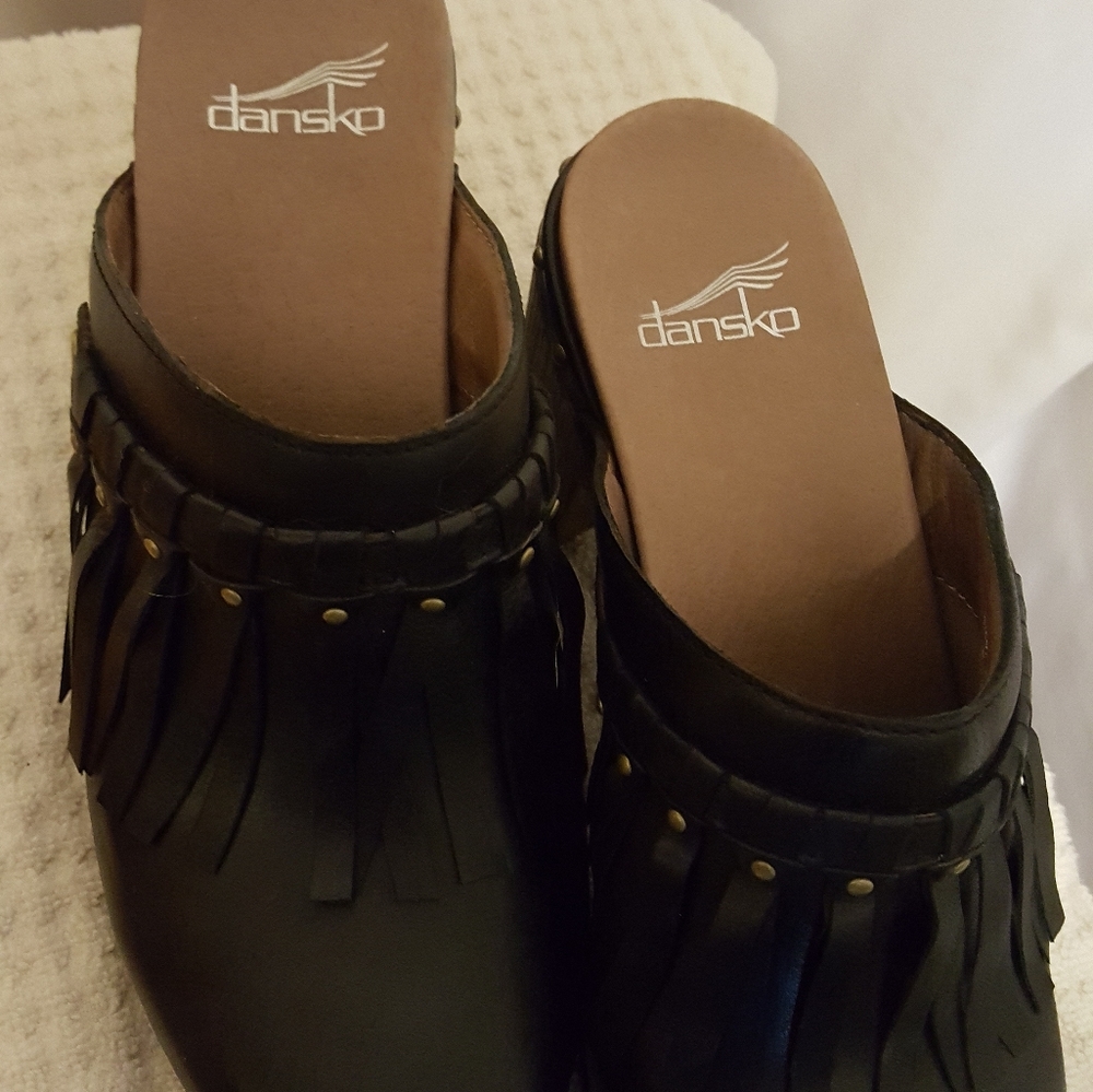 Shoes - Picture 1 of 3